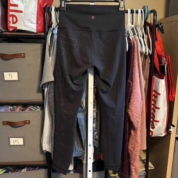 Lululemon Wunder Train High-Rise Tight 25" GRAPHIC Sz 6 Black Iridescent LOGO - Picture 6 of 8